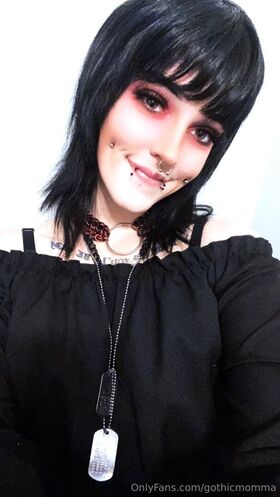 gothicmomma