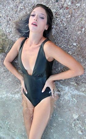 Guenda Goria Nude Leaks OnlyFans Photo 18