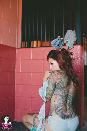 Haleyhellian Procurena gola OnlyFans fotografija 25