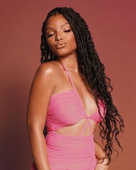 Halle Bailey Nude Leaks OnlyFans Photo 77