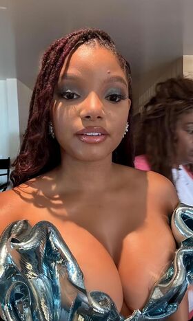 Halle Bailey Nude Leaks OnlyFans Photo 88