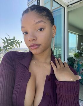 Halle Bailey Nude Leaks OnlyFans Photo 105