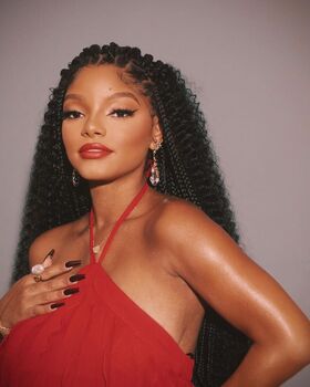 Halle Bailey Nude Leaks OnlyFans Photo 121