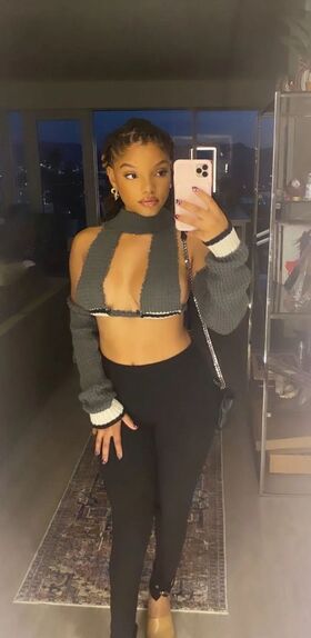 Halle Bailey Nude Leaks OnlyFans Photo 174