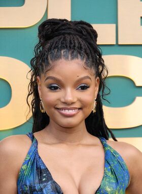 Halle Bailey Nude Leaks OnlyFans Photo 250