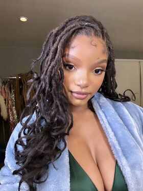 Halle Bailey Nude Leaks OnlyFans Photo 351