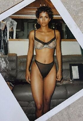 Halle Berry Nude Leaks OnlyFans Photo 10