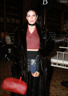 Halsey Photo divulguée nue OnlyFans 297