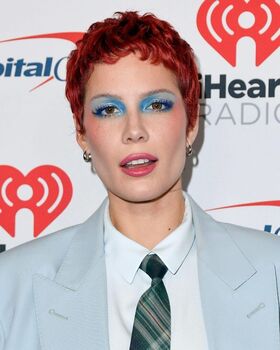 Halsey Photo divulguée nue OnlyFans 451