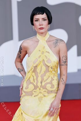 Halsey Фото просочення OnlyFans (оголене) 724