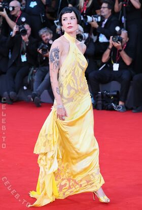 Halsey Фото просочення OnlyFans (оголене) 728