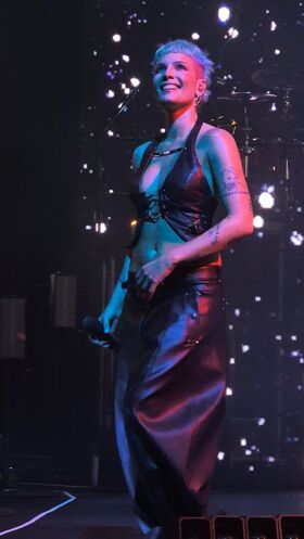 Halsey Фото просочення OnlyFans (оголене) 749