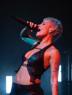 Halsey Фото просочення OnlyFans (оголене) 752
