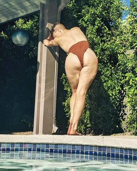 Hannah Hart Nude Leaks OnlyFans Photo 9