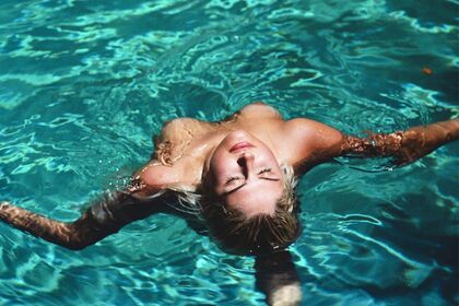 Hannah Ridgeway Гола изтичане OnlyFans снимка 21