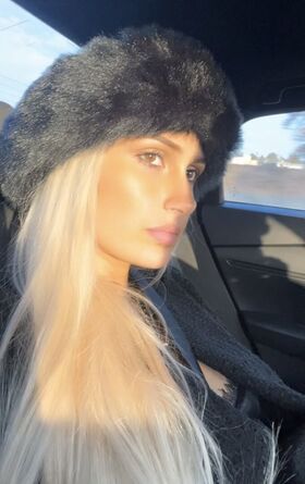 Hannah Ridgeway Гола изтичане OnlyFans снимка 23