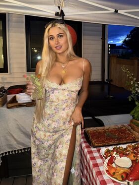 Hannah Ridgeway Гола изтичане OnlyFans снимка 30