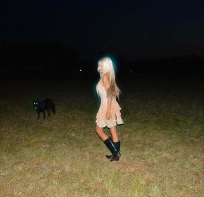 Hannah Ridgeway Гола изтичане OnlyFans снимка 33