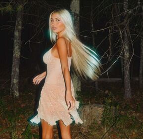 Hannah Ridgeway Гола изтичане OnlyFans снимка 36