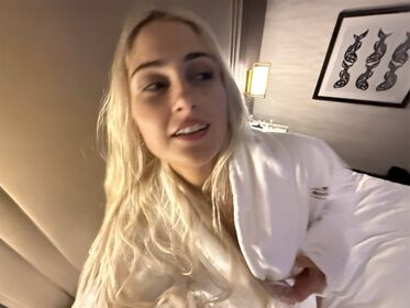 Hannah Ridgeway Гола изтичане OnlyFans снимка 55