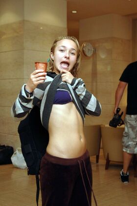 Hayden Panettiere Nude Leaks OnlyFans Photo 25