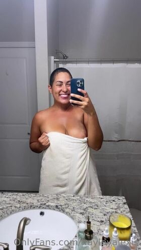 Hayley Alexis Nude Leaks OnlyFans Photo 21