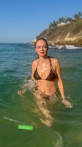Heather Graham Nude Leaks OnlyFans Photo 67