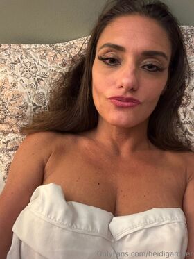 Heidi Gardner Nacktes Leaks OnlyFans Foto 8