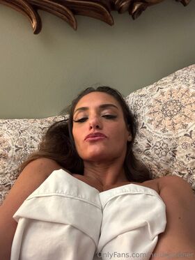 Heidi Gardner Nacktes Leaks OnlyFans Foto 11