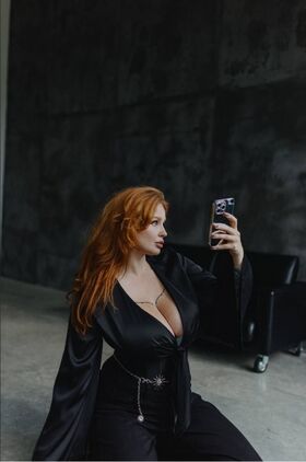 Hell Voron Fotografie scursă ilegal OnlyFans dezbrăcată 118