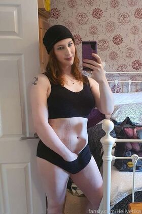 Hellvetika Nøgne lækkede OnlyFans foto 22