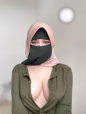 Hijab Camilla Nude Leaks OnlyFans Photo 19