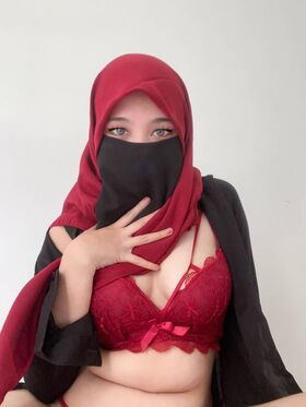 Hijab Camilla Nude Leaks OnlyFans Photo 23