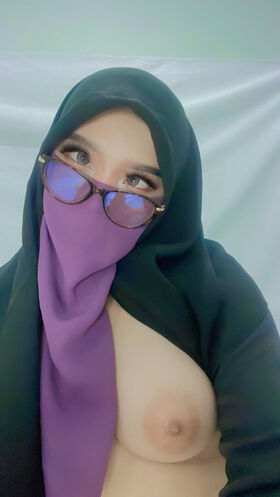 Hijab Camilla Nude Leaks OnlyFans Photo 34