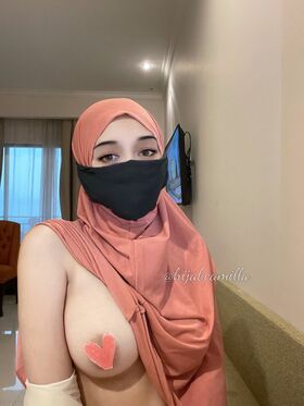 Hijab Camilla Nude Leaks OnlyFans Photo 51