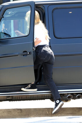 Hilary Duff Nude Leaks OnlyFans Photo 24