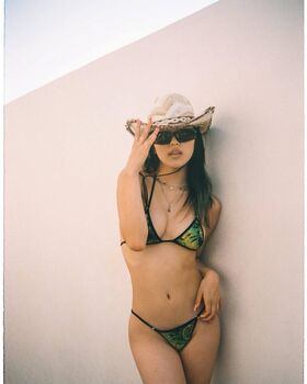 Hina Yoshihara Nude Leaks OnlyFans Photo 1