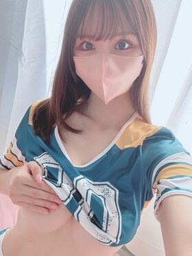 Hinari Fotografie scursă ilegal OnlyFans dezbrăcată 4