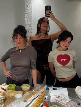 Hinds Nude Leaks OnlyFans Photo 8