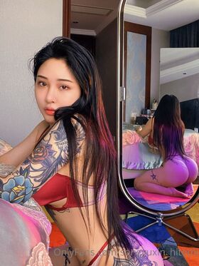 Hitomi Songyuxin Nude Leaks OnlyFans Photo 147