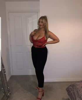 Hollie H Nude Leaks OnlyFans Photo 22
