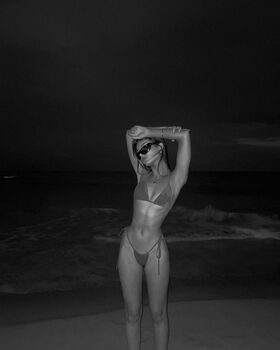 Holly Mueller Nude Leaks OnlyFans Photo 3