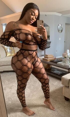Holly Tushe Nude Leaks OnlyFans Photo 1