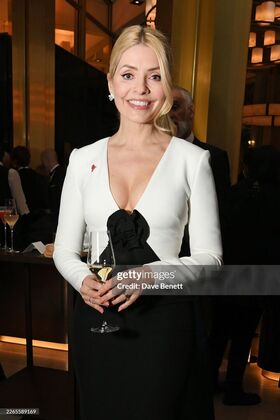 Holly Willoughby Nude Leaks OnlyFans Photo 441