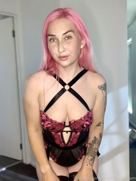 home-alone-mum Nude Leaks OnlyFans Photo 33