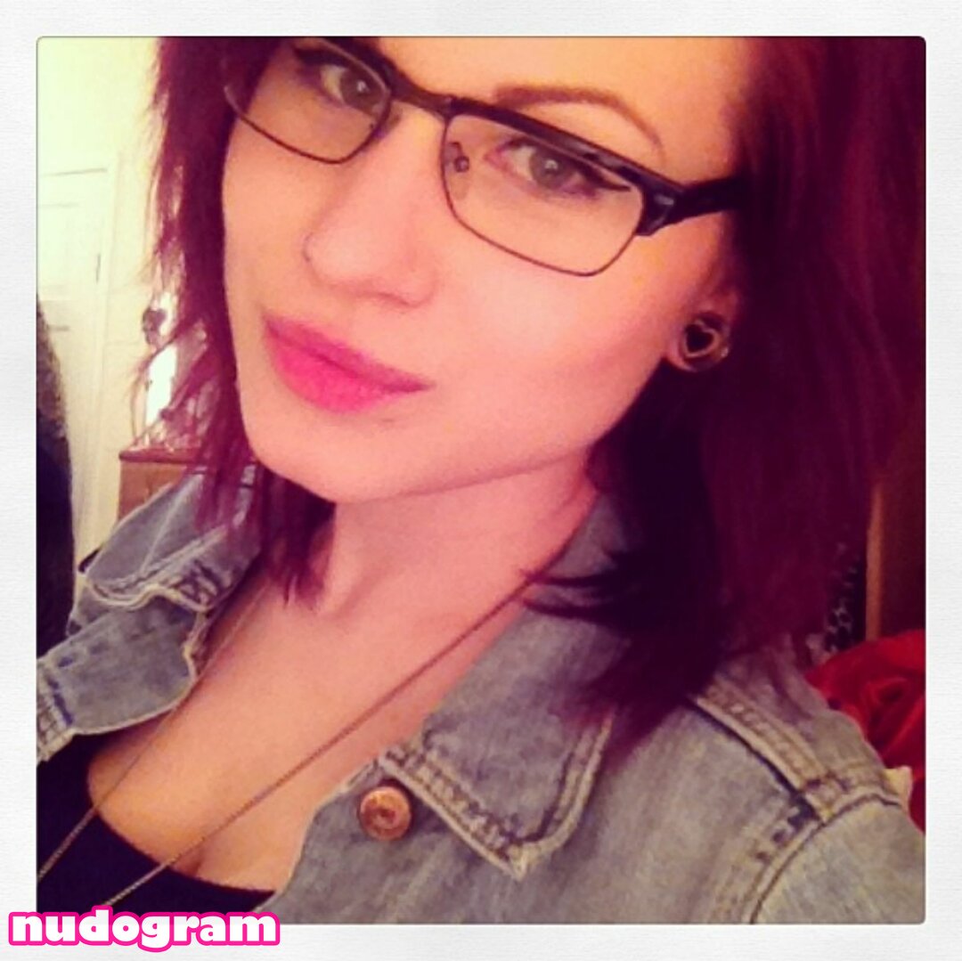 Honey And Sulphur  honey_and_sulphur  theofficialhoney_ Гола изтичане  OnlyFans снимка 11 - Nudogram v2.1