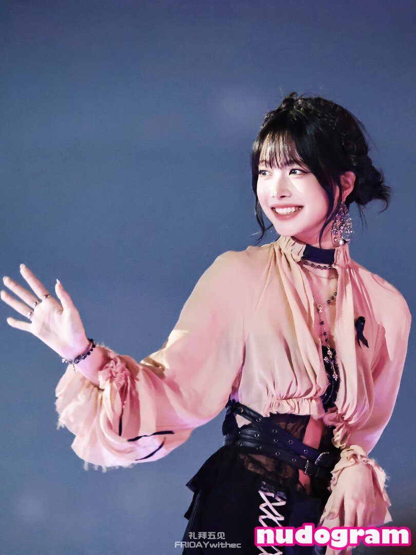 Hong Eunchae 홍은채  LESSERAFIM  hhh.e_c.v Nude Leaks OnlyFans Photo 29 -  Nudogram v2.1