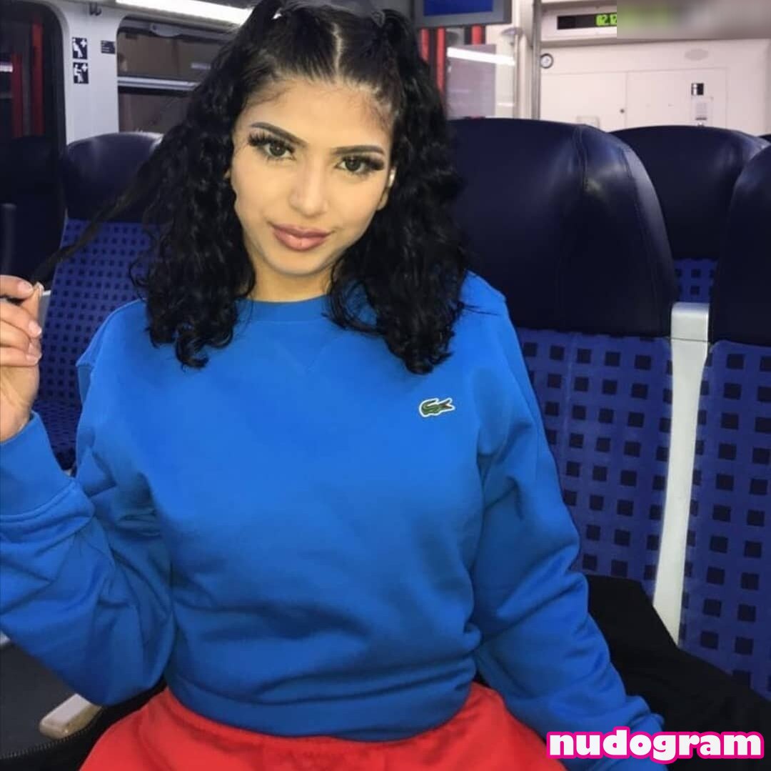 Houda Sanchez Гола изтичане OnlyFans снимка 27 - Nudogram v2.1
