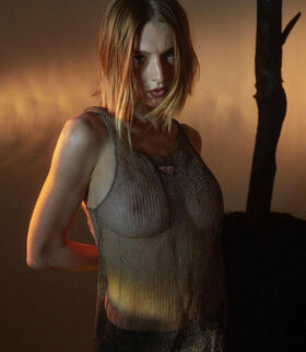 Hunter Schafer Nude Leaks OnlyFans Photo 382