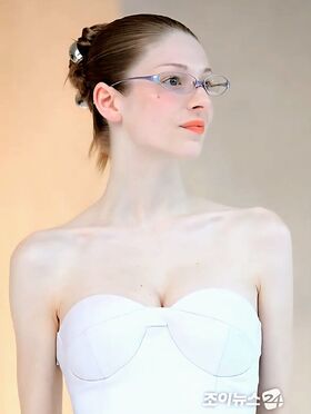 Hunter Schafer Nude Leaks OnlyFans Photo 393